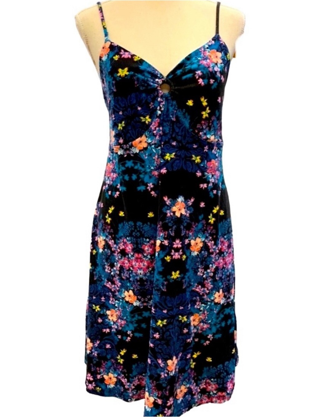 Mudd Floral Women’s Spaghetti Strap Sun Dress  Keyhole in front SZ Large - Picture 3 of 8
